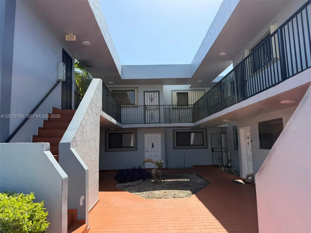 1360 W 41st St #103 Hialeah, FL 33012
