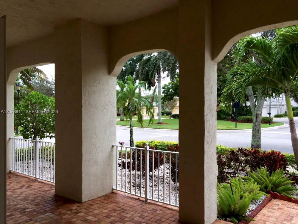 4407 Laurel Ridge Cir #1 Weston, FL 33331