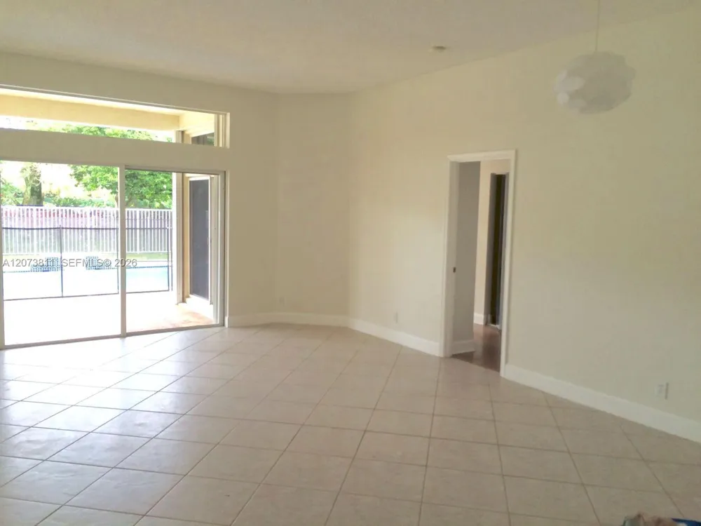 4407 Laurel Ridge Cir #1 Weston, FL 33331