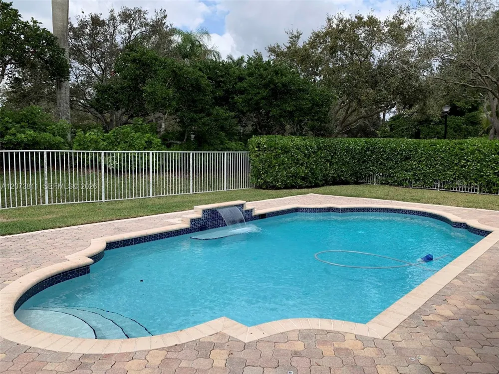 4407 Laurel Ridge Cir #1 Weston, FL 33331