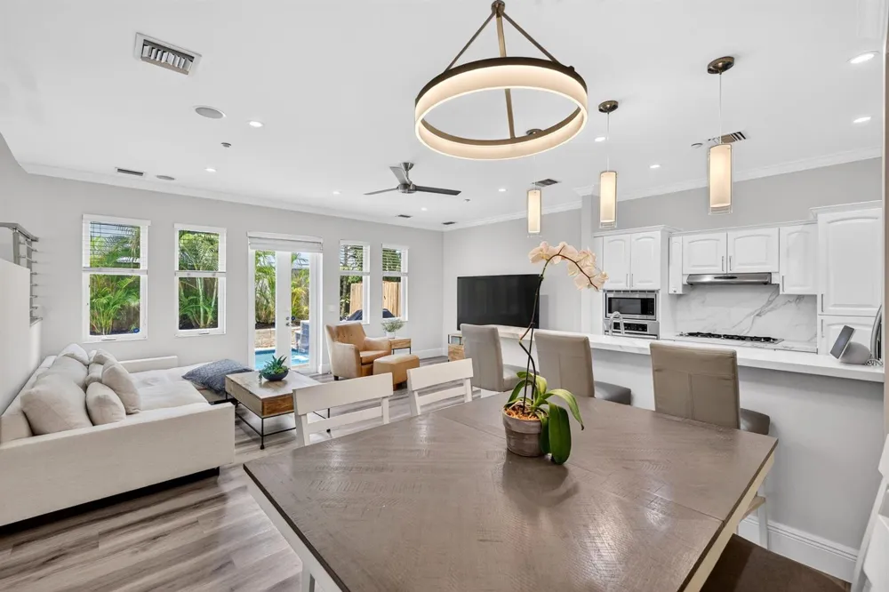 500 NE 17TH AVENUE Fort Lauderdale, FL 33301
