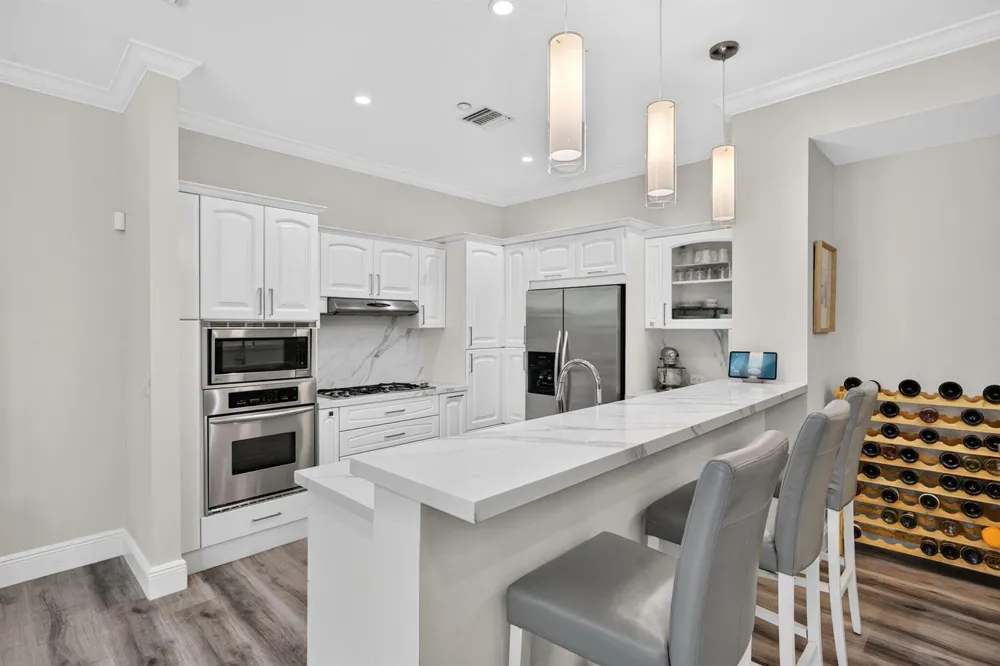 500 NE 17TH AVENUE Fort Lauderdale, FL 33301