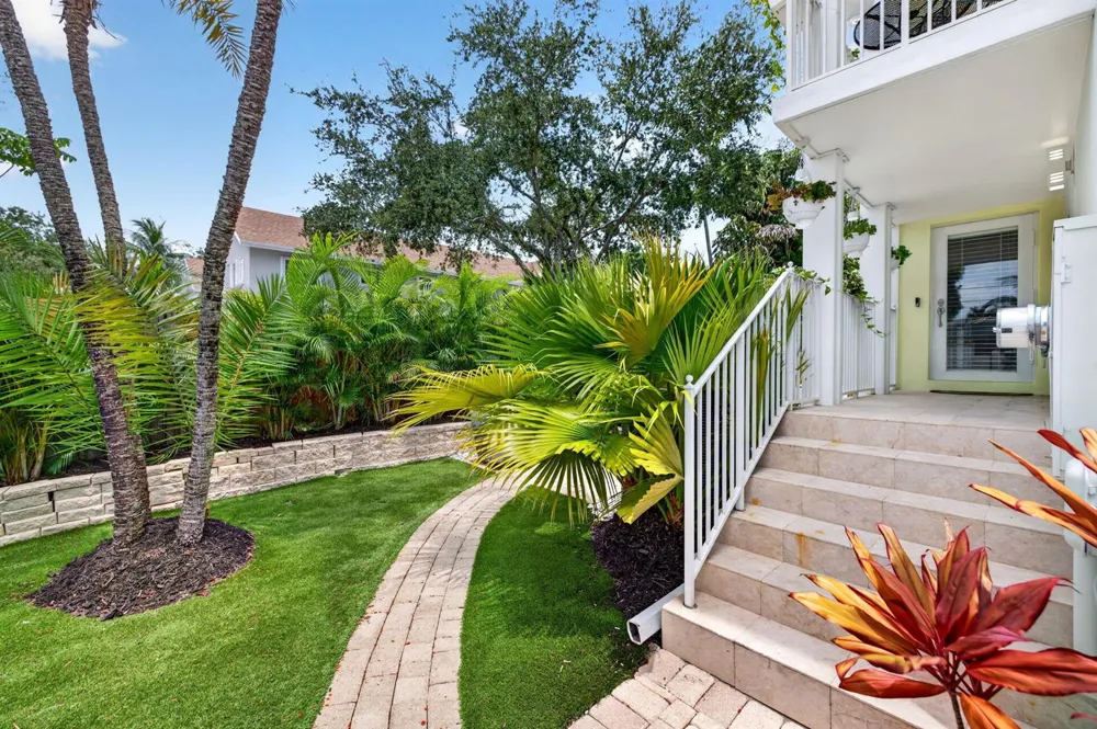 500 NE 17TH AVENUE Fort Lauderdale, FL 33301
