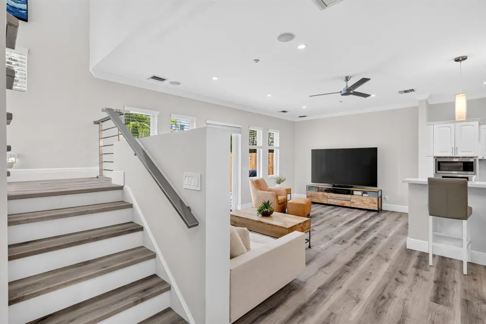 500 NE 17TH AVENUE Fort Lauderdale, FL 33301