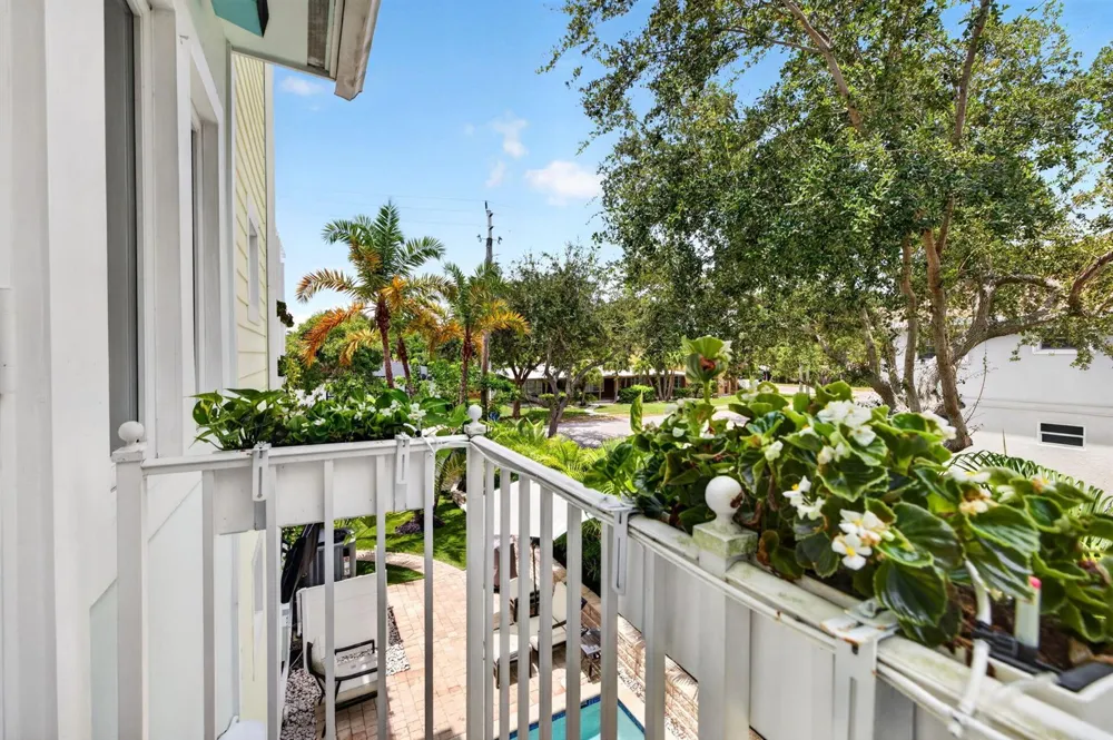 500 NE 17TH AVENUE Fort Lauderdale, FL 33301