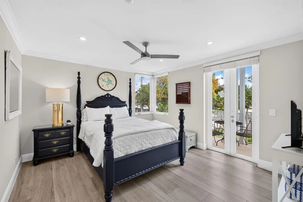 500 NE 17TH AVENUE Fort Lauderdale, FL 33301