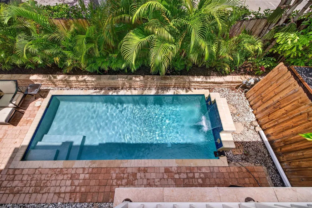 500 NE 17TH AVENUE Fort Lauderdale, FL 33301
