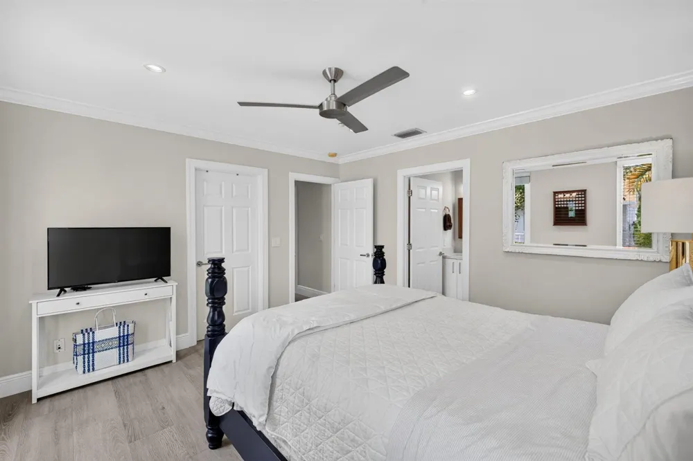500 NE 17TH AVENUE Fort Lauderdale, FL 33301