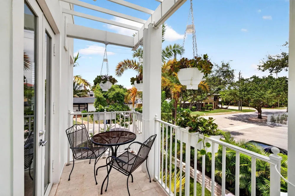500 NE 17TH AVENUE Fort Lauderdale, FL 33301