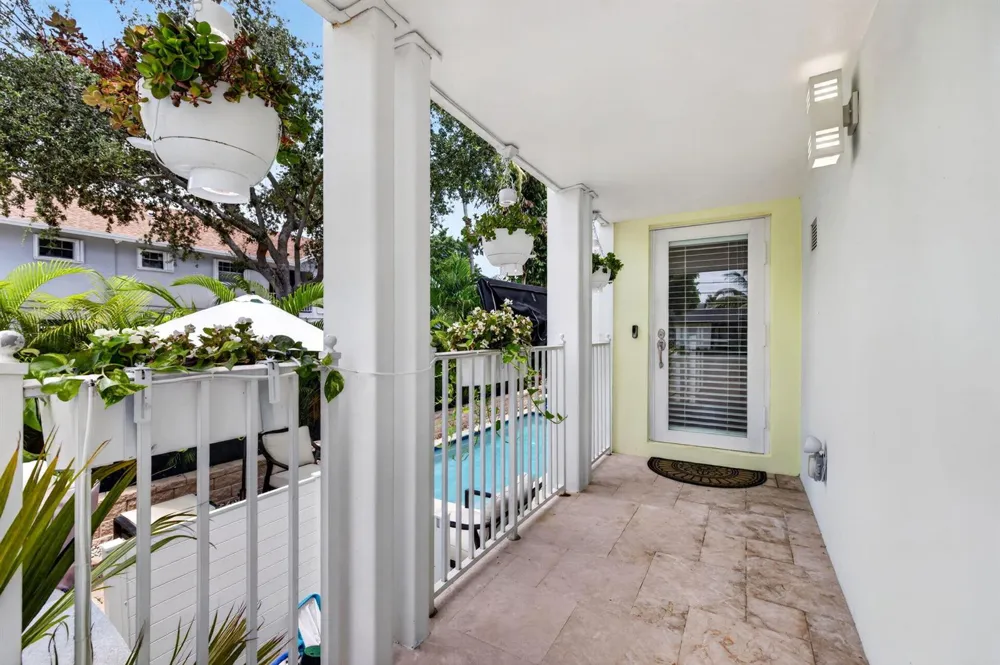500 NE 17TH AVENUE Fort Lauderdale, FL 33301
