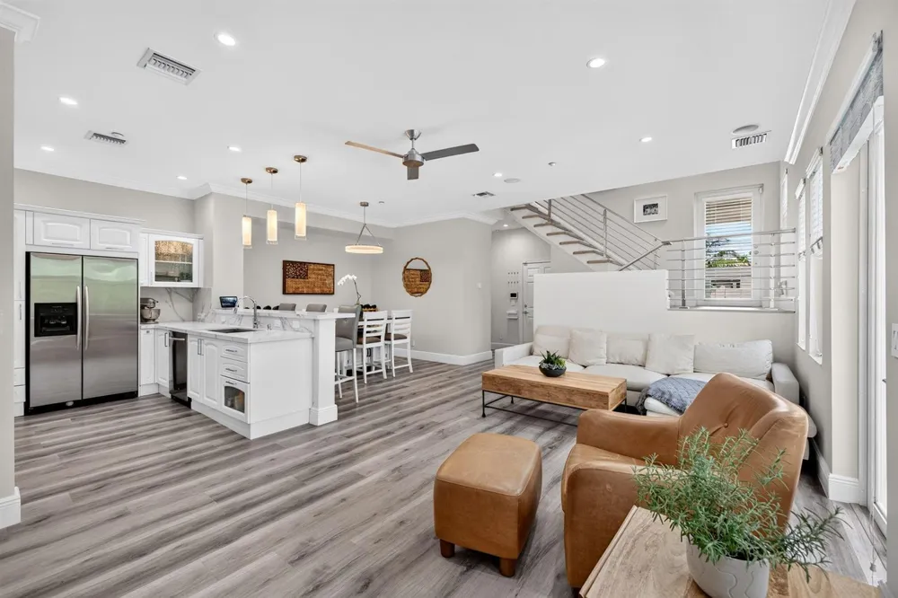 500 NE 17TH AVENUE Fort Lauderdale, FL 33301