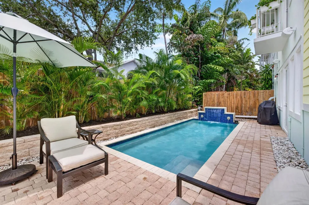 500 NE 17TH AVENUE Fort Lauderdale, FL 33301