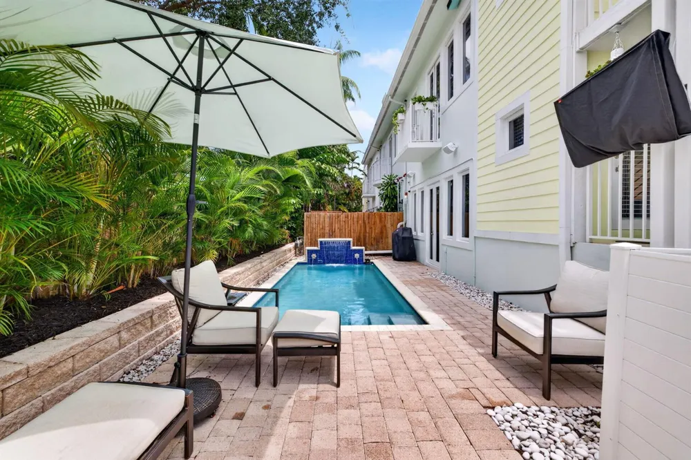 500 NE 17TH AVENUE Fort Lauderdale, FL 33301
