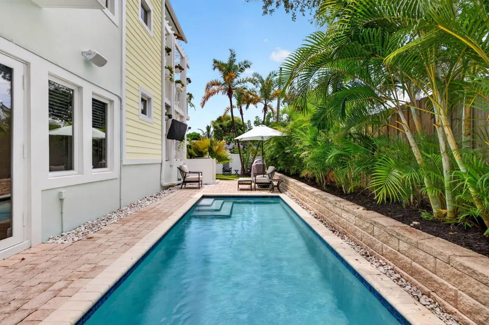 500 NE 17TH AVENUE Fort Lauderdale, FL 33301