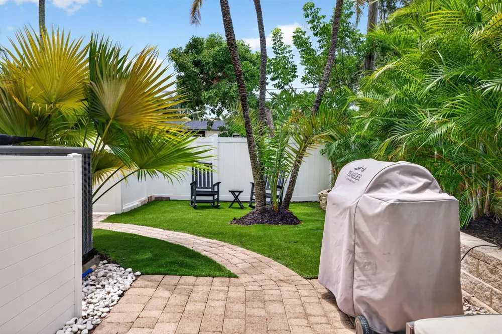 500 NE 17TH AVENUE Fort Lauderdale, FL 33301