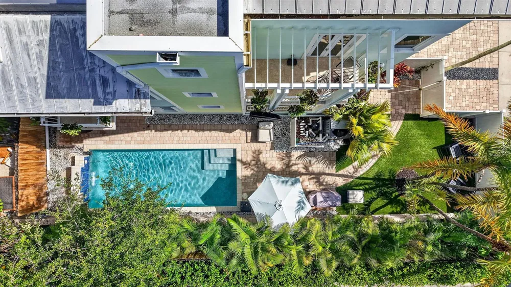 500 NE 17TH AVENUE Fort Lauderdale, FL 33301