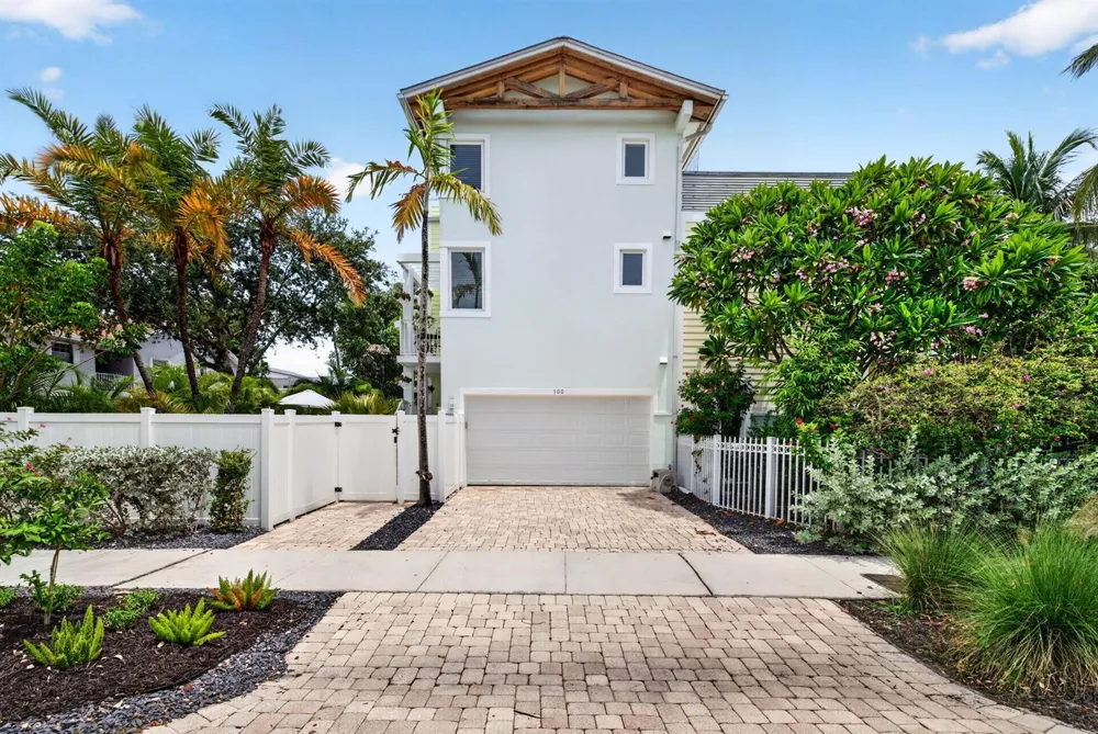 500 NE 17TH AVENUE Fort Lauderdale, FL 33301