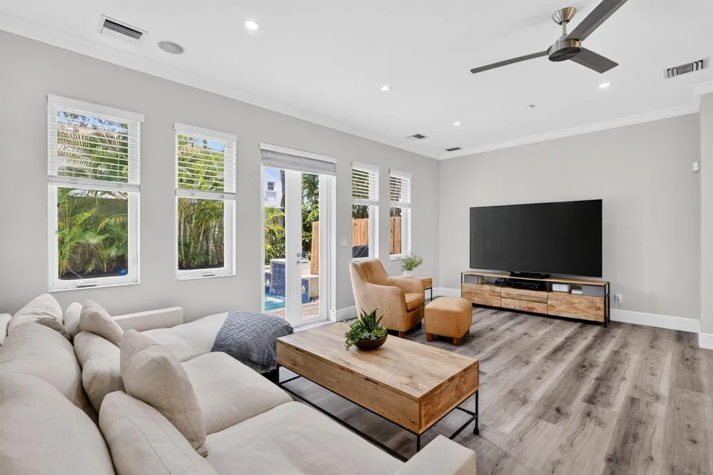 500 NE 17TH AVENUE Fort Lauderdale, FL 33301