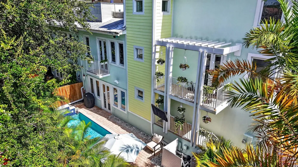 500 NE 17TH AVENUE Fort Lauderdale, FL 33301