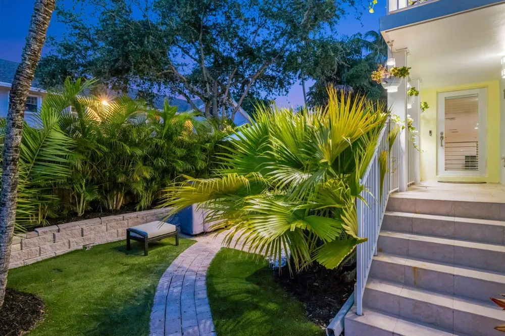 500 NE 17TH AVENUE Fort Lauderdale, FL 33301