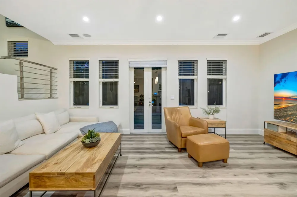 500 NE 17TH AVENUE Fort Lauderdale, FL 33301