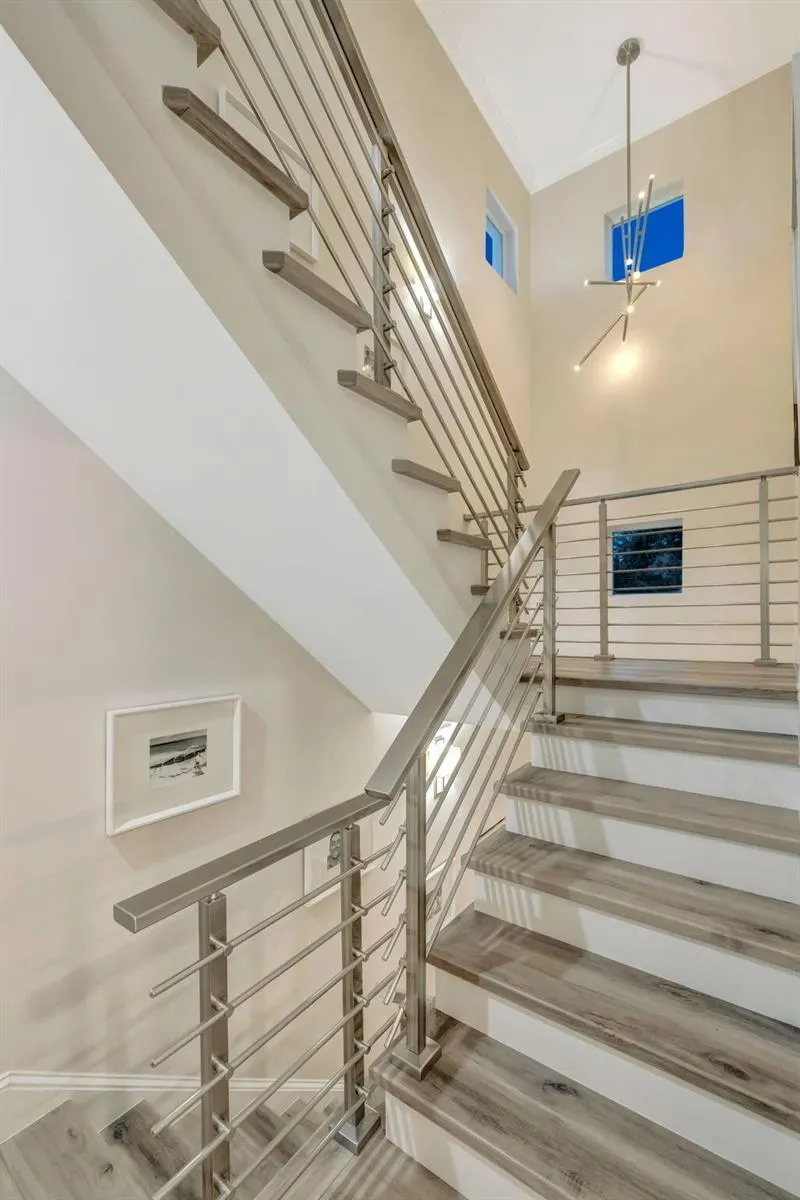 500 NE 17TH AVENUE Fort Lauderdale, FL 33301