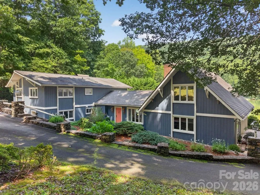 865 Haven Drive Saluda, NC 28773