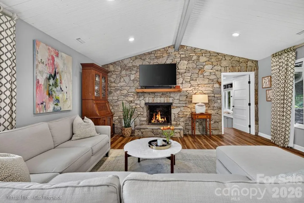 865 Haven Drive Saluda, NC 28773