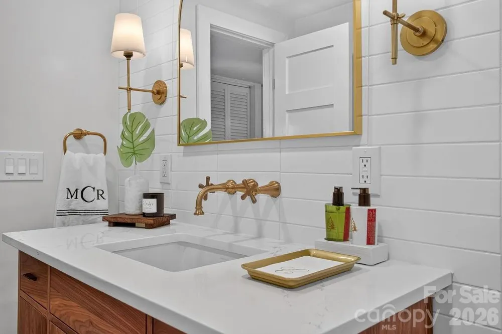 865 Haven Drive Saluda, NC 28773