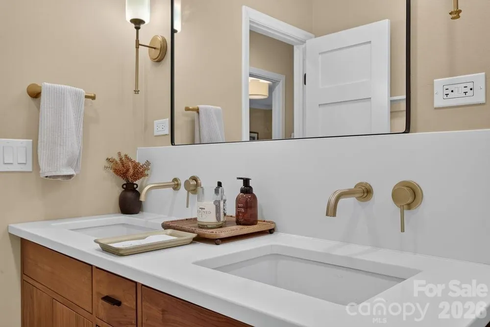 865 Haven Drive Saluda, NC 28773