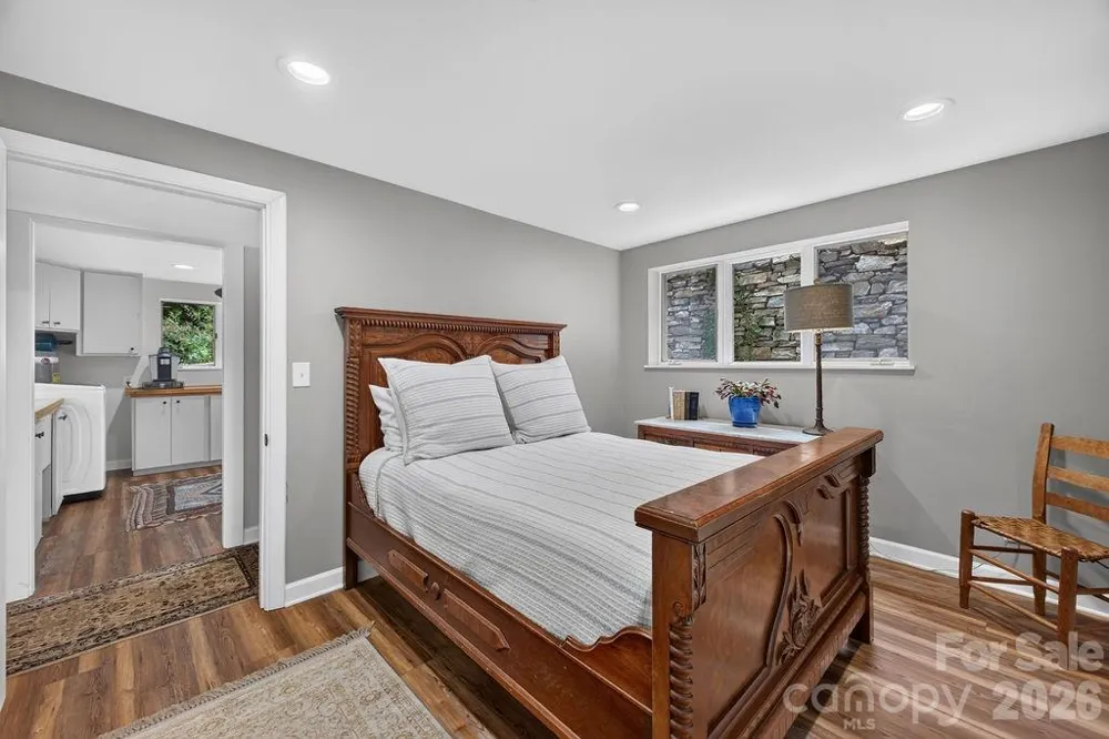 865 Haven Drive Saluda, NC 28773