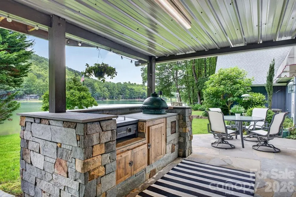 865 Haven Drive Saluda, NC 28773
