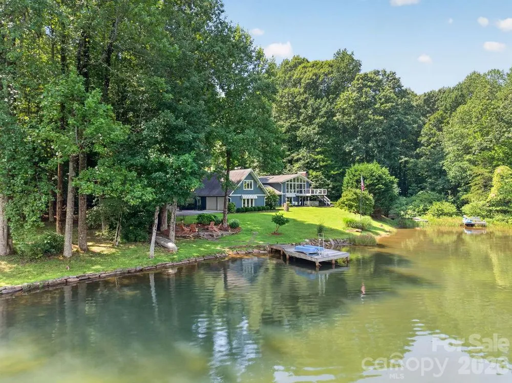 865 Haven Drive Saluda, NC 28773