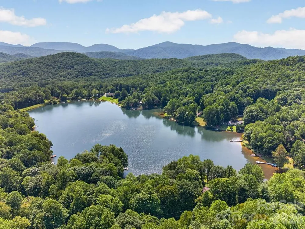 865 Haven Drive Saluda, NC 28773