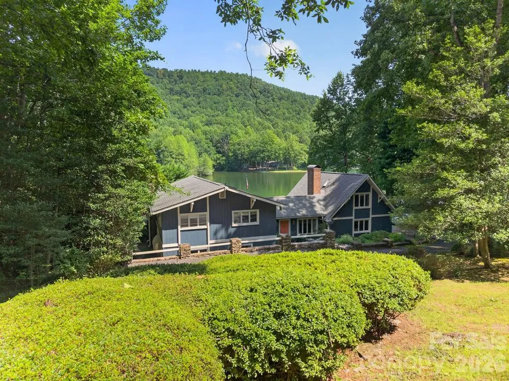 865 Haven Drive Saluda, NC 28773