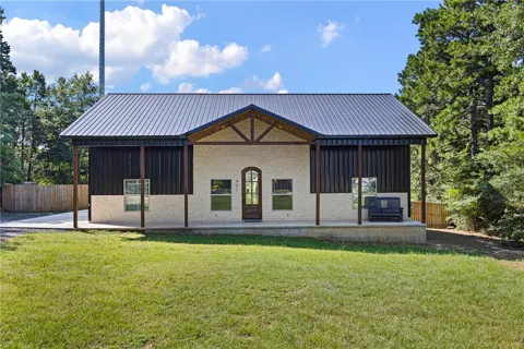 401 Mountain View Court