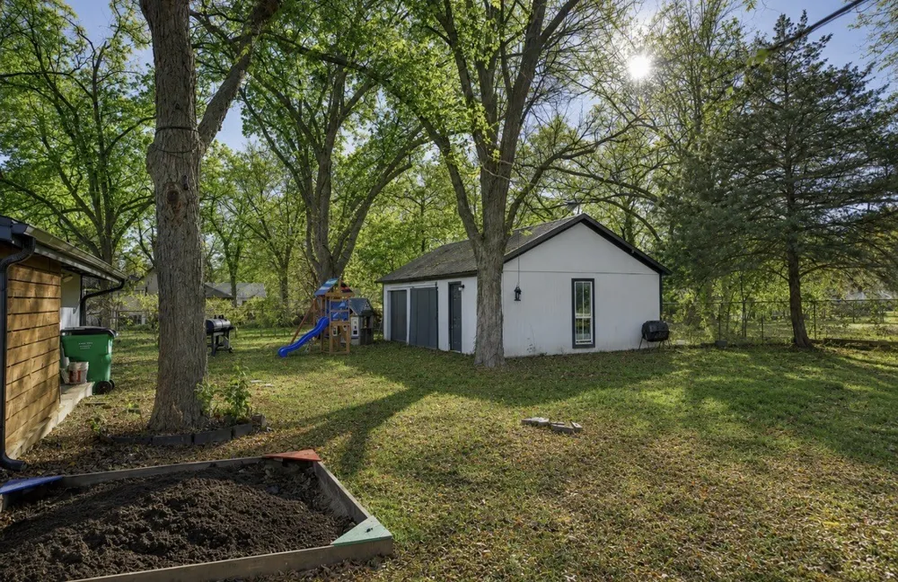 1903 Weaver Street Gainesville, TX 76240