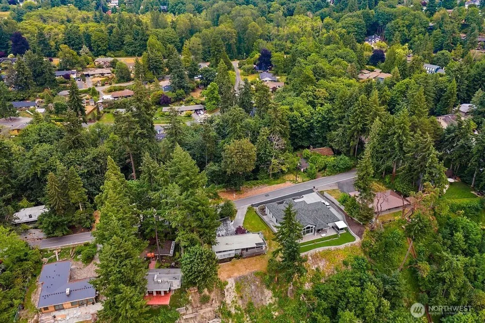 19210 SW Edgecliff Normandy Park, WA 98166