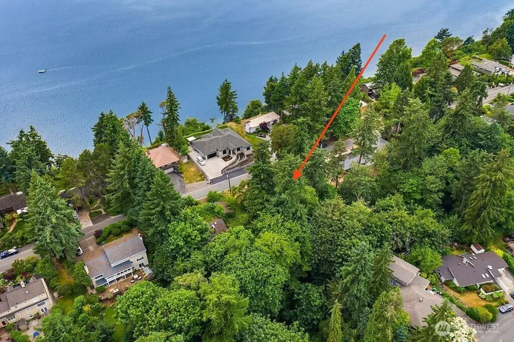 19210 SW Edgecliff Normandy Park, WA 98166