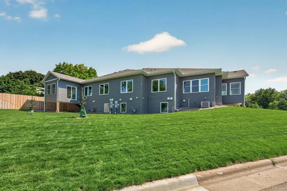 2353 7th Ave E North Saint Paul, MN 55109
