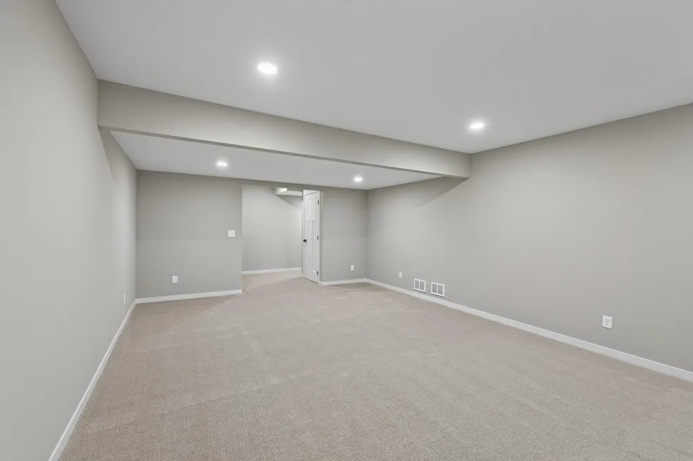 2353 7th Ave E North Saint Paul, MN 55109