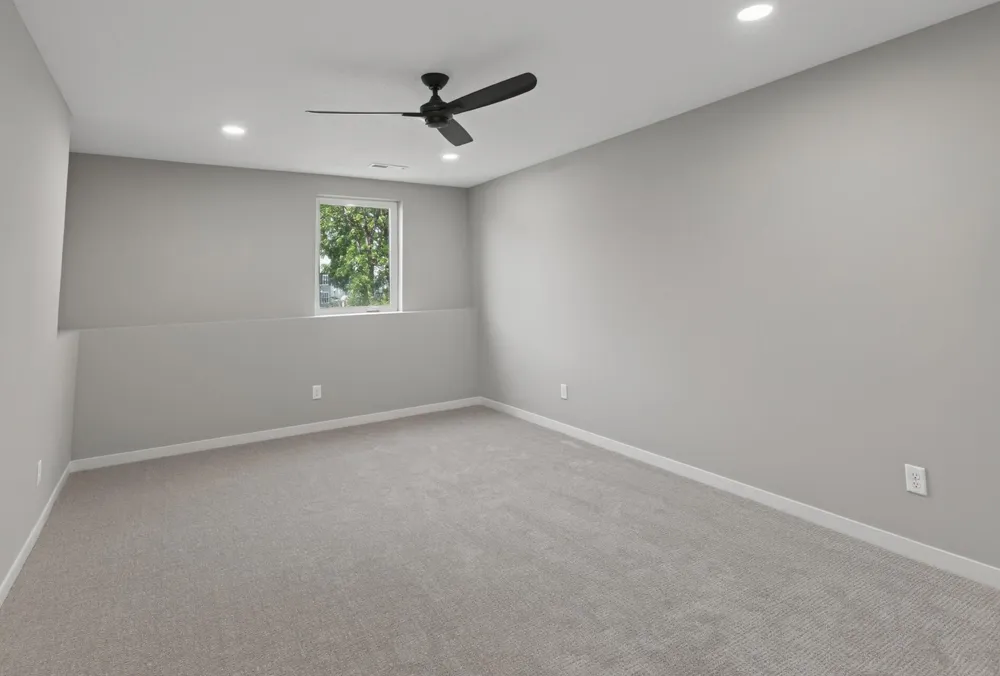 2353 7th Ave E North Saint Paul, MN 55109