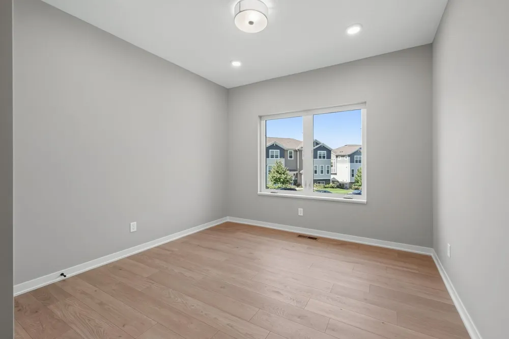 2353 7th Ave E North Saint Paul, MN 55109