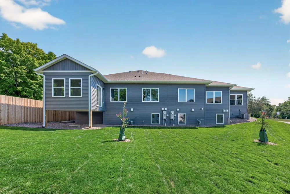 2357 7th Ave E North Saint Paul, MN 55109