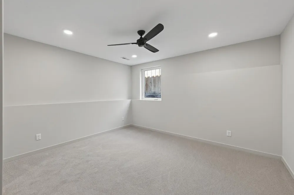 2357 7th Ave E North Saint Paul, MN 55109