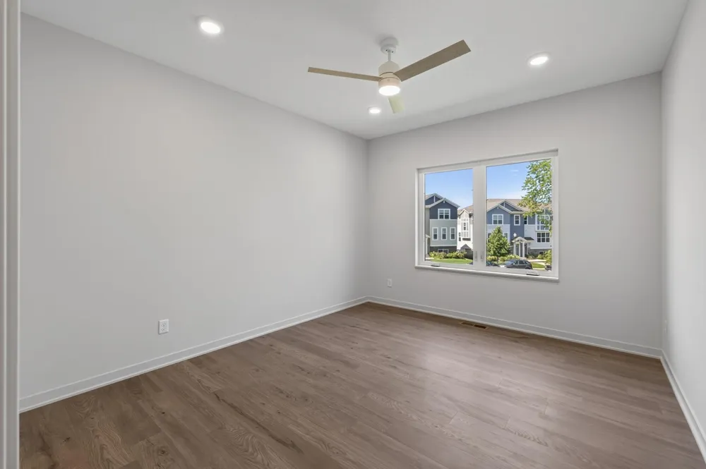 2357 7th Ave E North Saint Paul, MN 55109