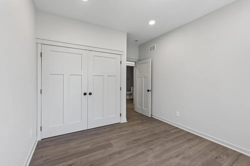 2357 7th Ave E North Saint Paul, MN 55109