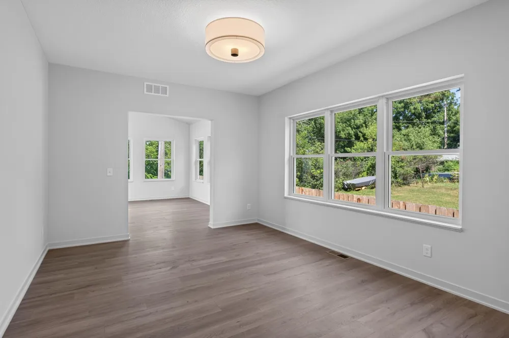 2357 7th Ave E North Saint Paul, MN 55109
