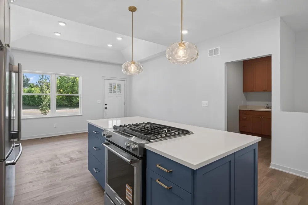 2357 7th Ave E North Saint Paul, MN 55109