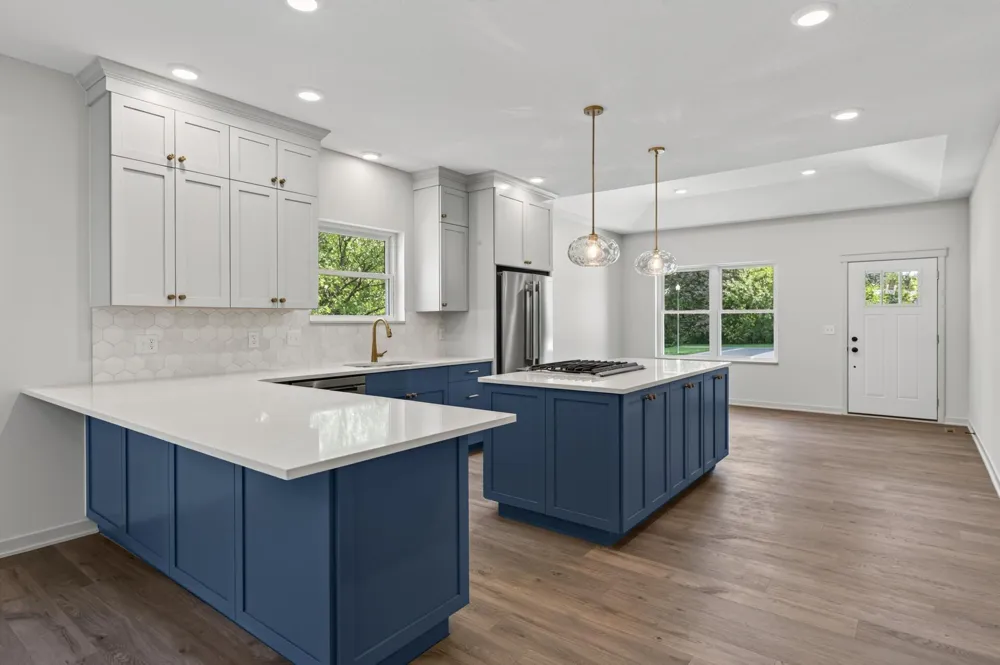 2357 7th Ave E North Saint Paul, MN 55109